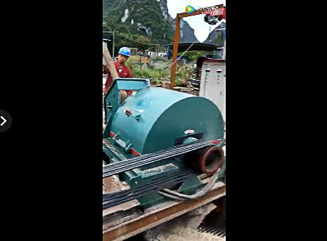 木材粉碎機(jī)視頻客戶現(xiàn)場粉碎作業(yè)展示