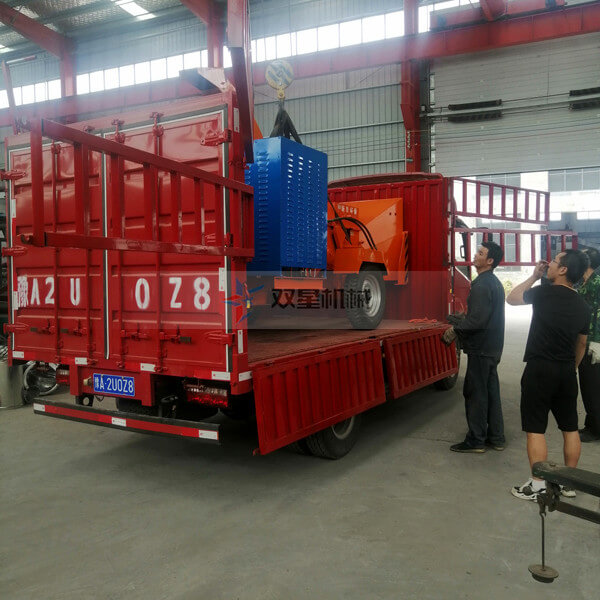 <a href='http://www.qioe.cn/1/257.html' target='_blank'><span><a href='http://www.qioe.cn/1/257.html' target='_blank'><span>果樹枝粉</span></a>碎機(jī)</span></a>發(fā)貨現(xiàn)場