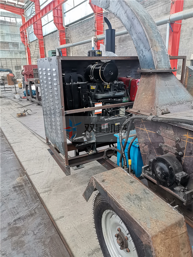 800型樹枝粉碎機生產(chǎn)車間實拍