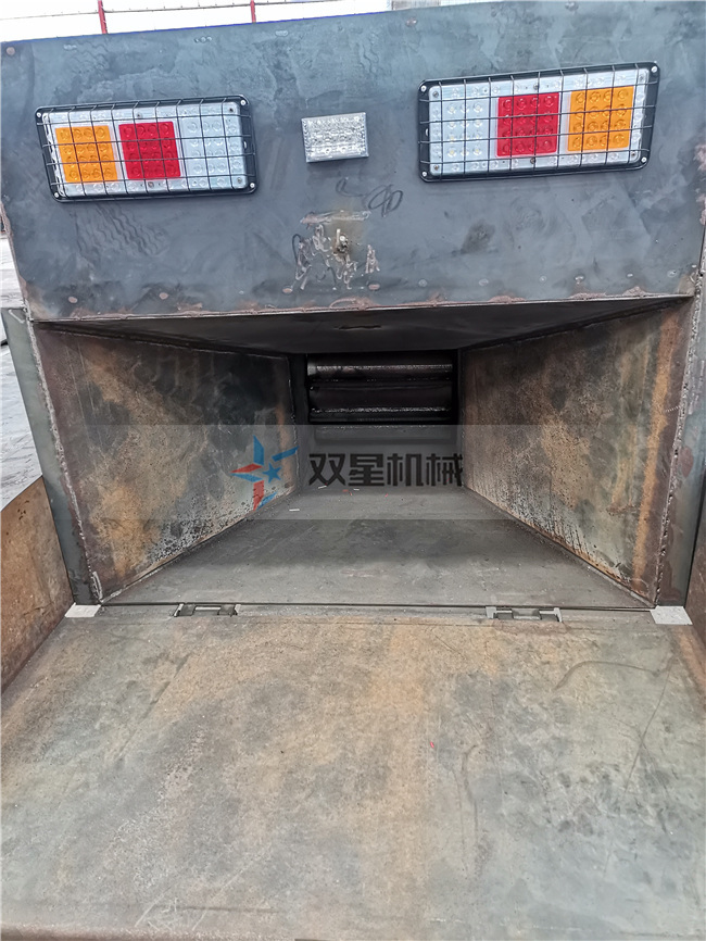 800型樹枝粉碎機生產(chǎn)車間實拍