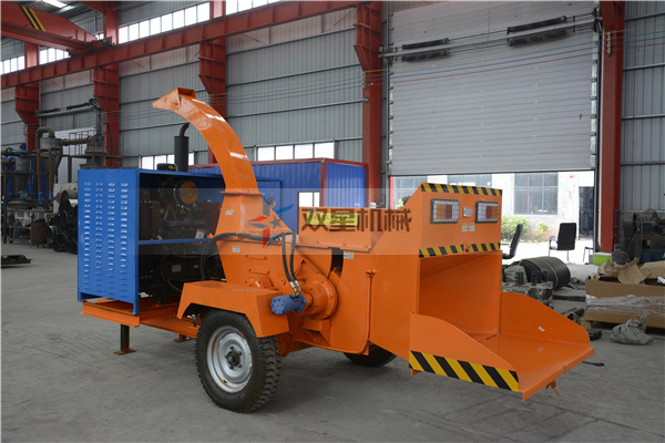 樹枝粉碎機柴油式版，提高園林樹枝處理效率，為城市美化做貢獻