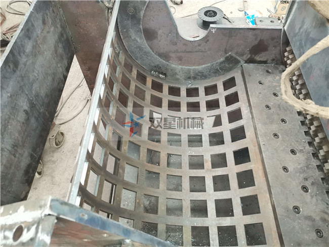 800型模板破碎機(jī)|綜合木材破碎機(jī)生產(chǎn)現(xiàn)場(chǎng)