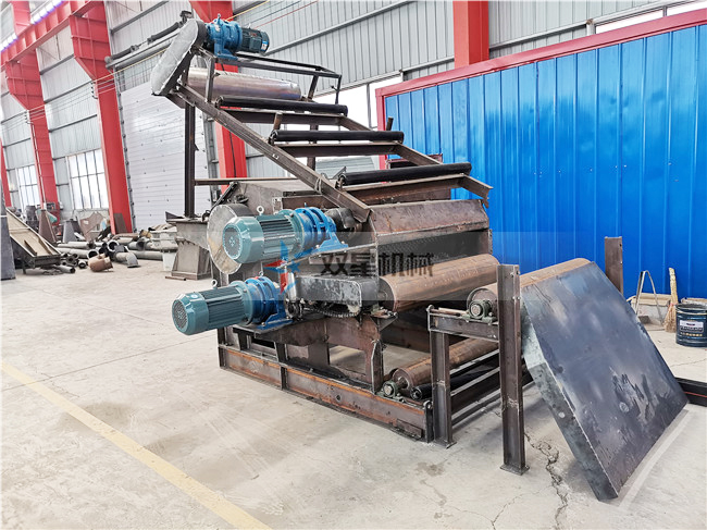 工地模板破碎機(jī)設(shè)備現(xiàn)場拍攝