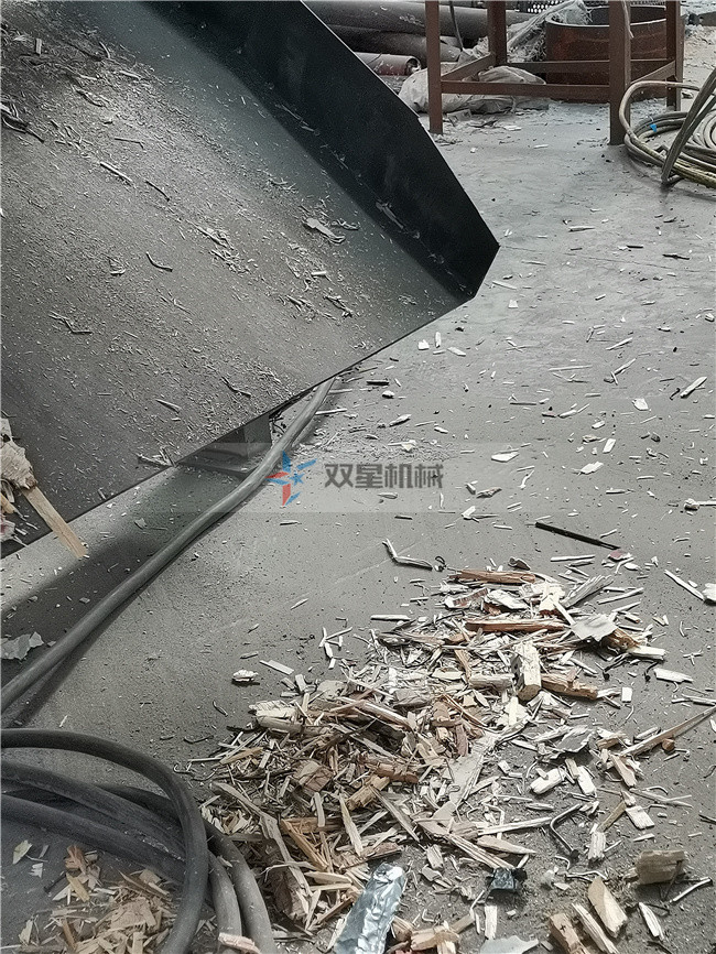 建筑模板破碎機破碎除釘效果