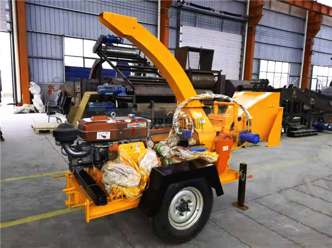 樹枝粉碎機發(fā)貨|移動樹枝粉碎機發(fā)貨