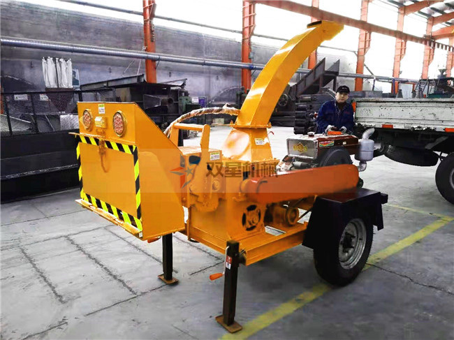樹枝粉碎機發(fā)貨|移動樹枝粉碎機發(fā)貨