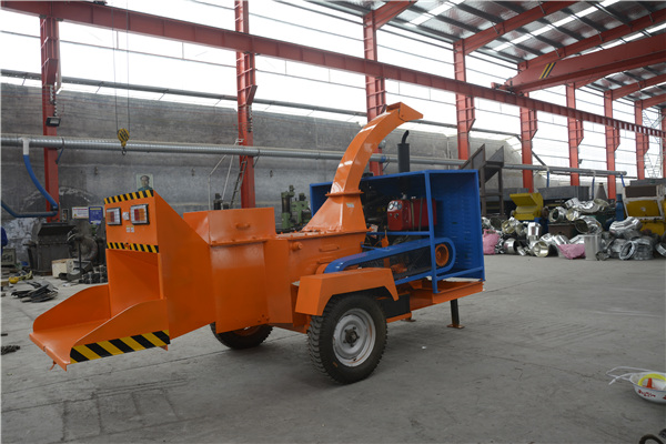 柴油版樹枝粉碎機在生產(chǎn)中都占有哪些優(yōu)勢？