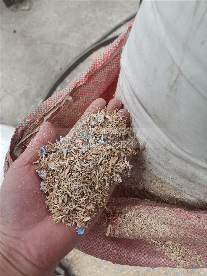 鋸末粉碎機(jī)生產(chǎn)廠(chǎng)家粉碎效果展示