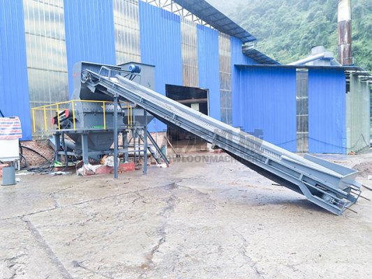 木材粉碎機(jī)在市樹(shù)枝粉碎機(jī)場(chǎng)中占得一席之地