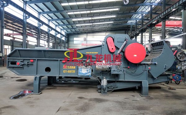 秸稈粉碎機(jī)是萬千用樹枝粉碎機(jī)戶投資必選的設(shè)備之一