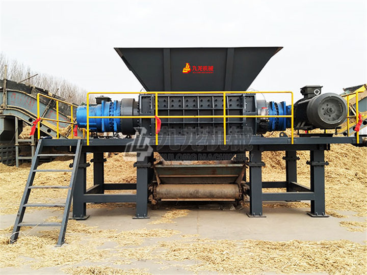 含水量過(guò)高的濕木材<a href='http://www.qioe.cn' target='_blank'><span><a href='http://www.qioe.cn/1/229.html' target='_blank'><span>樹(shù)枝粉碎</span></a>機(jī)</span></a>價(jià)格
不適合用木材粉碎機(jī)粉碎