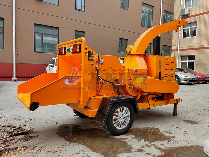 新的園林處理方樹(shù)枝粉碎機(jī)價(jià)格
式就是樹(shù)枝粉碎機(jī)