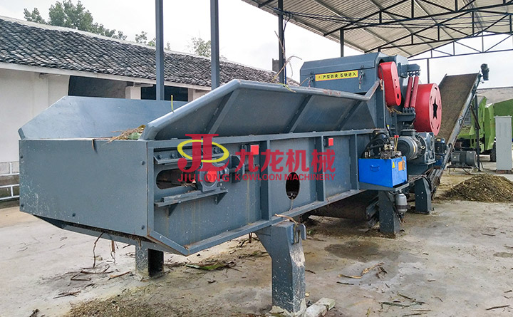 大型樹枝粉碎機(jī) 大型樹枝粉碎機(jī)