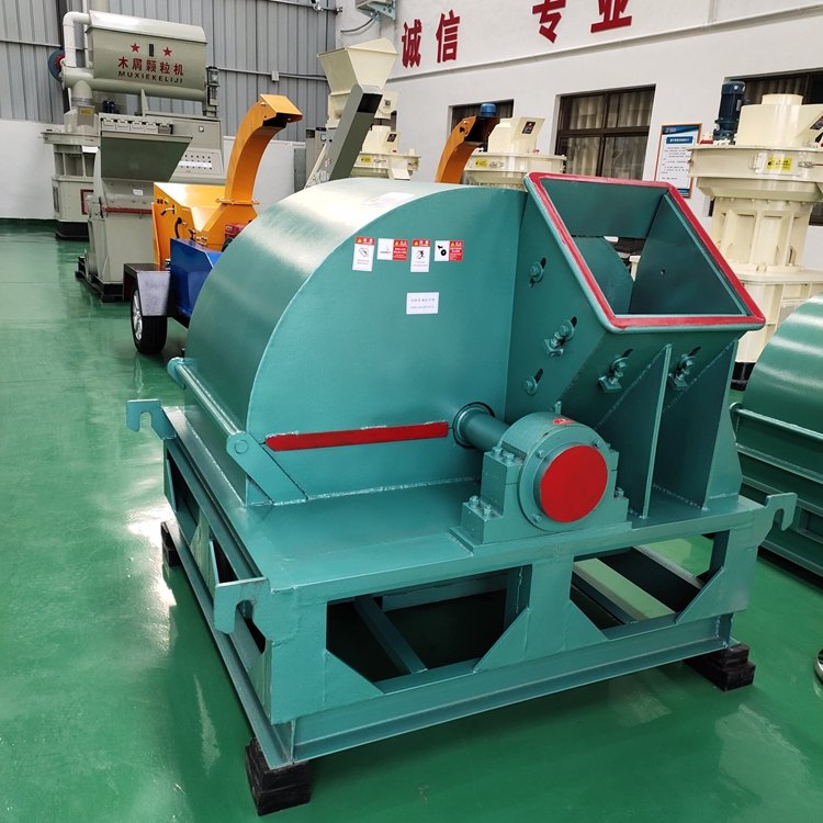 皓星帶大家了解<a href='http://www.qioe.cn' target='_blank'><span><a href='http://www.qioe.cn/1/229.html' target='_blank'><span>樹(shù)枝粉碎</span></a>機(jī)</span></a>雙口鋸末粉碎機(jī)