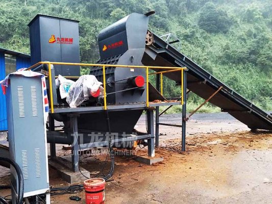 樹木粉碎機在木材粉樹枝粉碎機廠家碎中發(fā)揮了很好的作用