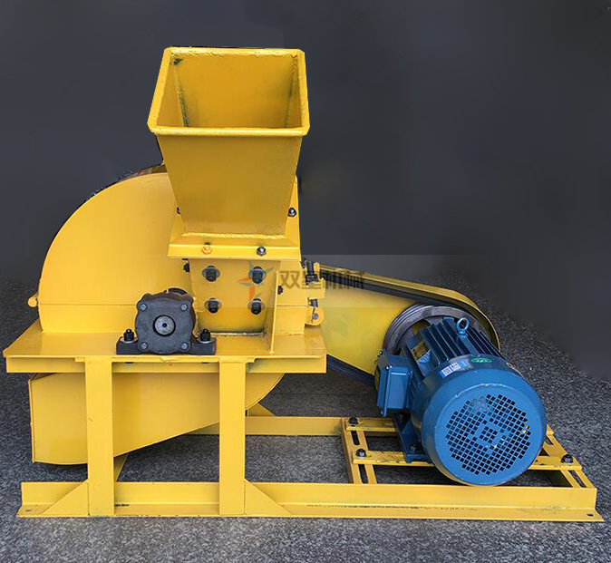 衡量一臺木材粉碎<a href='http://www.qioe.cn' target='_blank'><span><a href='http://www.qioe.cn/1/229.html' target='_blank'><span>樹枝粉碎</span></a>機(jī)</span></a>廠家機(jī)好壞的標(biāo)準(zhǔn)是什么