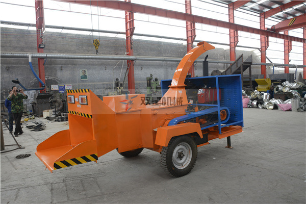 電動(dòng)還是燃油動(dòng)力？選擇適合您的樹(shù)枝粉碎機(jī)動(dòng)力源